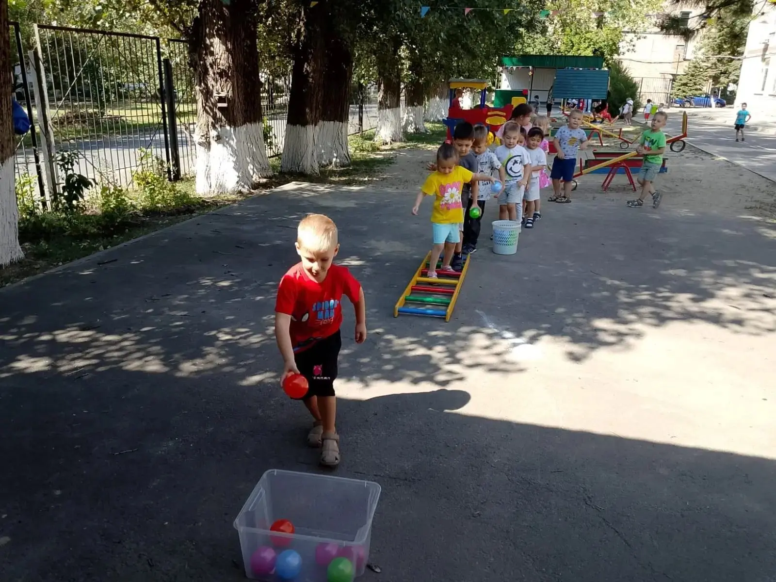 Воспитанники группы «Золотая рыбка» приняли участие в соревновании «В здоровом теле здо...