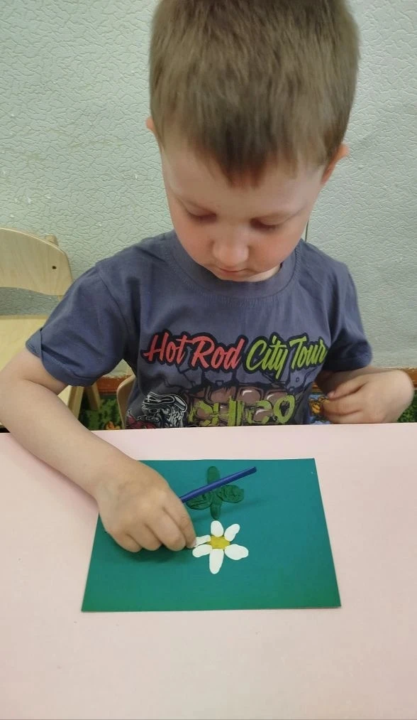 «Наши маленькие звёздочки трудятся не покладая рук! ✨ В средней группе прошло очень поз...