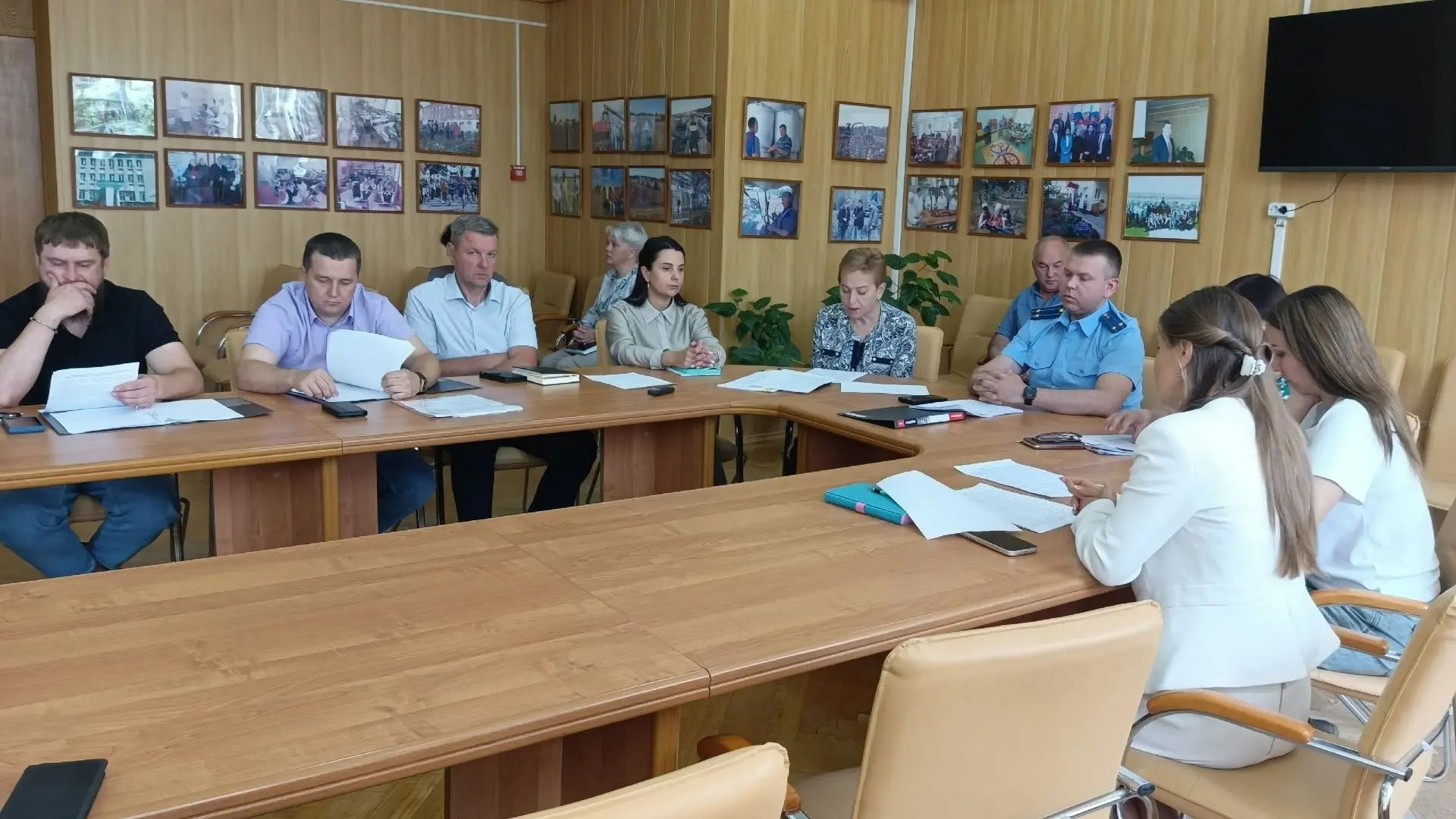 Сегодня принял участие в заседании Новодугинского окружного Совета депутатов, на которо...