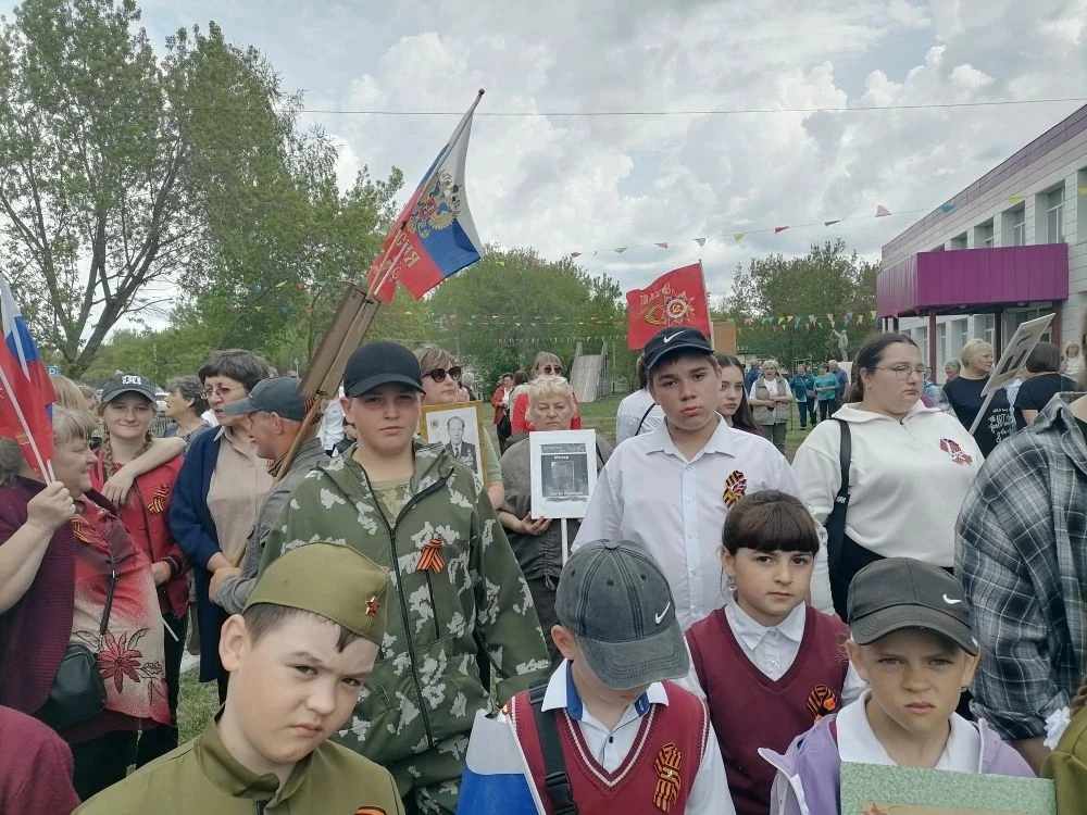 Пусть годы мчатся, словно птичий клин.