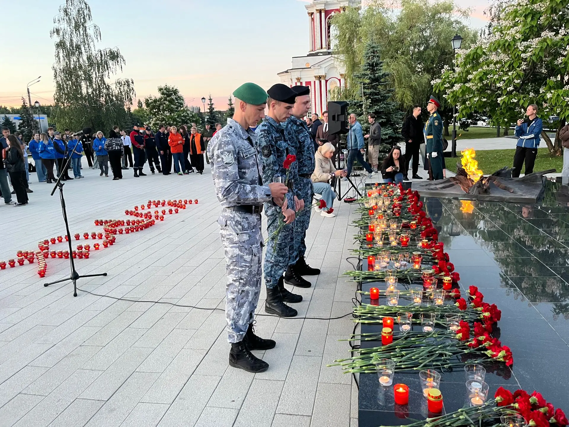 Курские приставы принимают участие в мероприятиях, посвященных Дню памяти и скорби 
Сегодня в нашей 