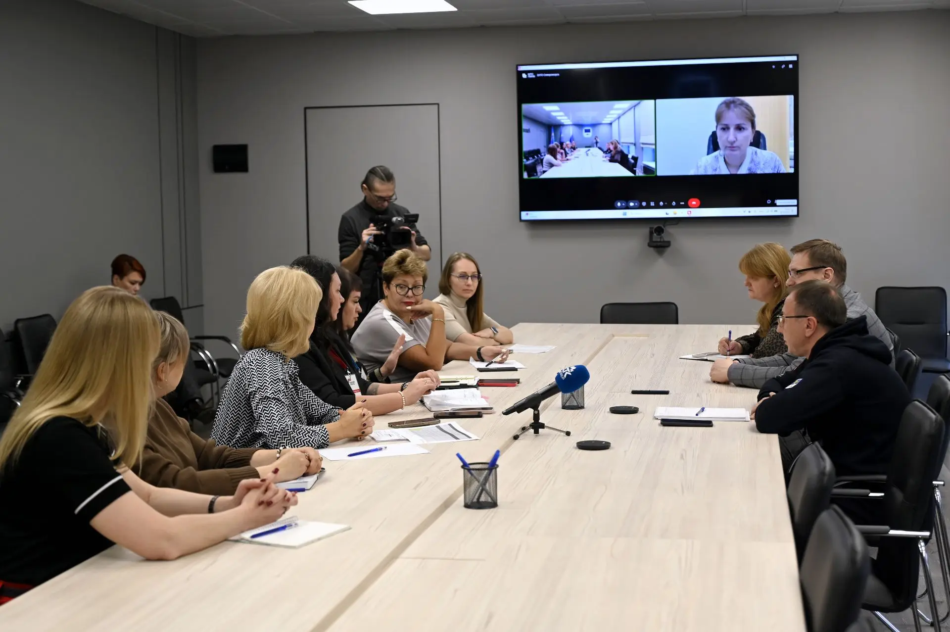 🤝 В расширенном формате в администрации прошла встреча Врио главы ЗАТО Виталия Карпушк...