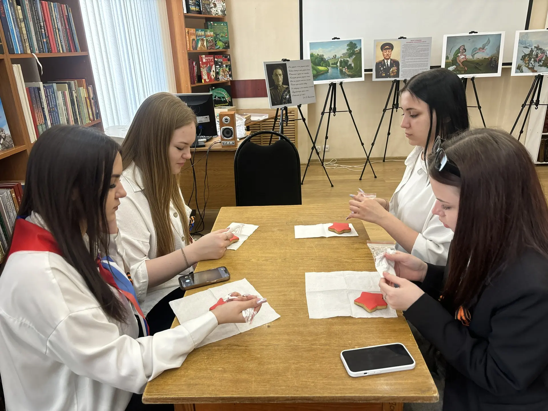 📝«Не в бой уходили солдаты. А шли в историю они…»  В преддверии Дня Великой Победы студенты группы О