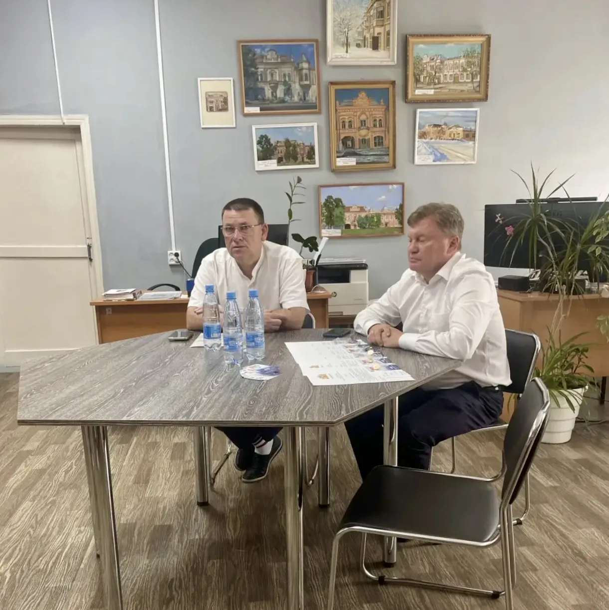 Сегодня в городской библиотеке прошла важная встреча, объединившая представителей власти и активных 