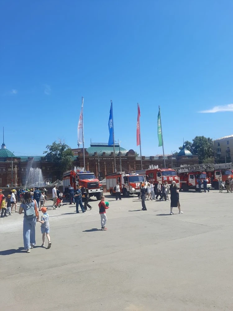 Сегодня исполняется 212 лет пожарной охране города Иркутска. Поздравляем иркутских огнеборцев с проф