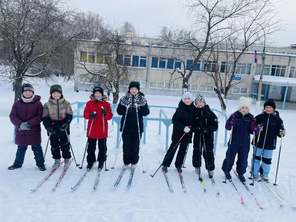 ✨ Поздравляем 4«А» класс с победой в районных соревнованиях по лыжным гонкам!  В конце февраля на ба