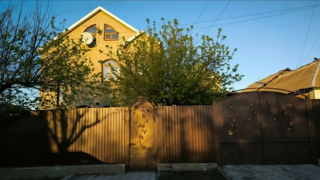 Продам двухэтажный дом ( 2011 г. постройки ) по ул. Попова ( р-н Оксфорда ). Общая площ...