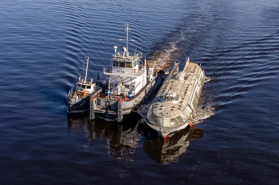 🚤 Из Перми в Ленинградскую область отправили два скоростных теплохода «Метеор-231» и «...
