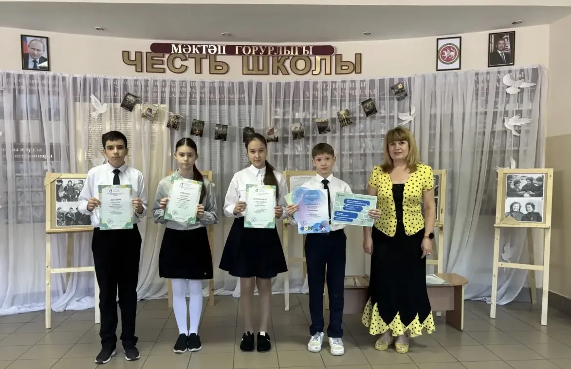 Доброе утро в понедельник! ☀️ В нашей школе утро традиционно начинается с поднятия флаг...