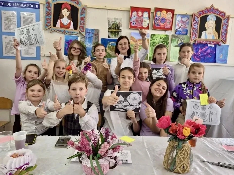 🍽 В Центре детского творчества прошло необычное занятие по столовому этикету  В творческих объединен