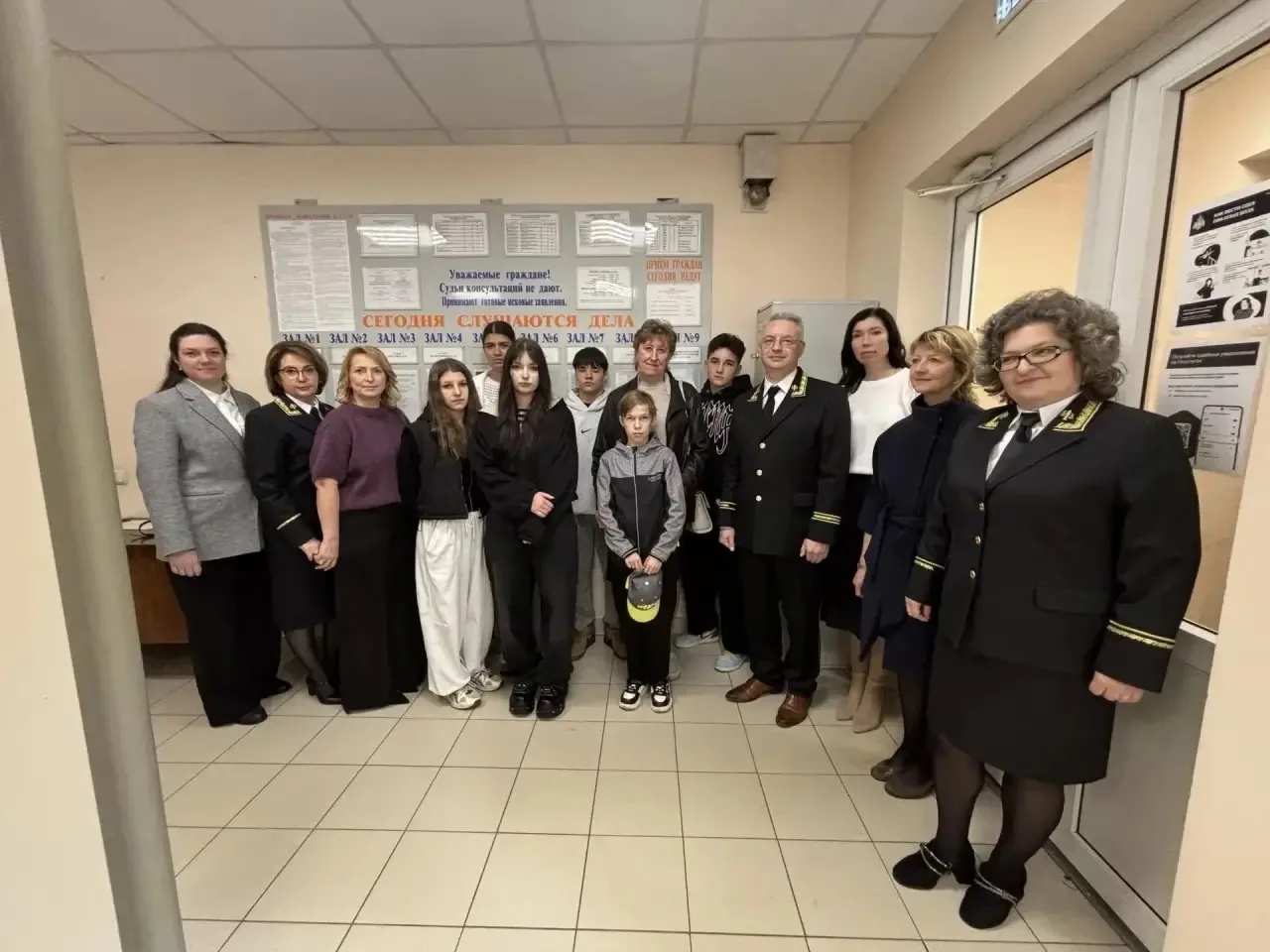В канун Дня защиты детей наших воспитанников пригласили на экскурсию в Димитровский районный суд гор
