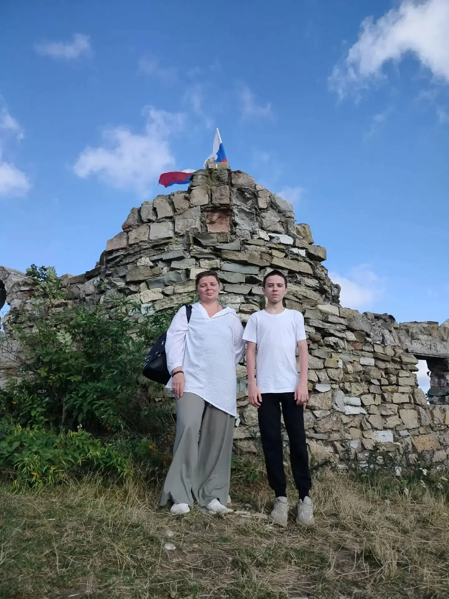 Продолжаем фотоакцию ко Дню Государственного флага Российской Федерации!
