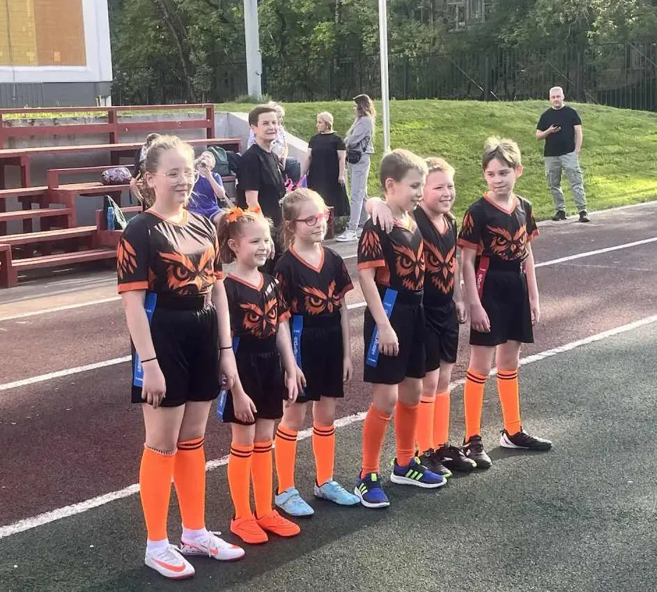 🏉 Не игра, а настоящий праздник спорта!  В гостях у наших тэг-регбистов побывала команда «Движение В
