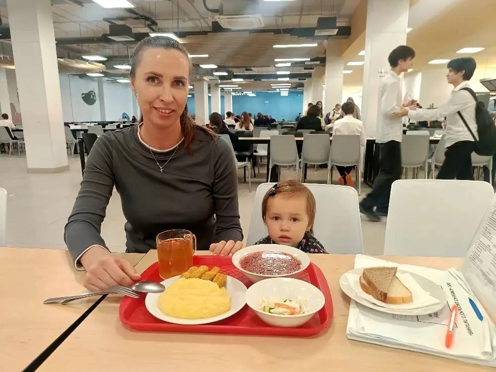 🍽️Сегодня контроль питания в школьной столовой осуществляли родители 3В и 4Г классов.