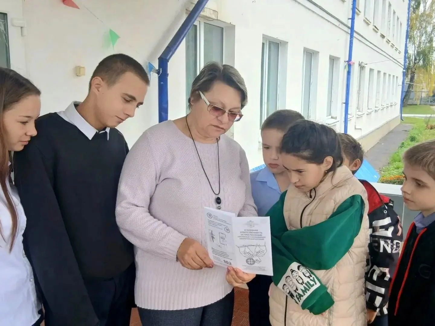 В рамках Всероссийской антинаркотической акции «Сообщи, где торгуют смертью» обучающиес...