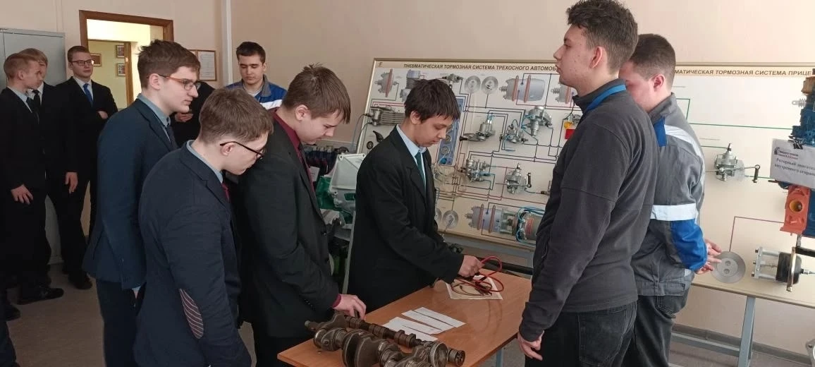 Знакомство с машиностроением. Сегодня 7в класс побывал на мастер-классах от Академии им. Ж. Я. Котин
