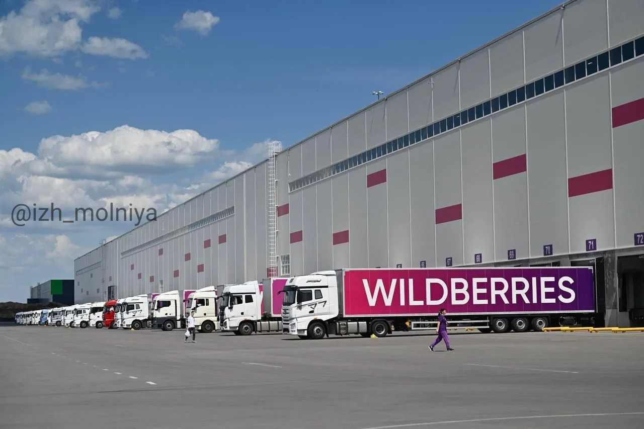 ⚡️⚡️ АТАКОВАН ЛОГИСТИЧЕСКИЙ ОБЪЕКТ WILDBERRIES В САРАПУЛЕ, — пресс-служба WB

Из-за атаки возникло в