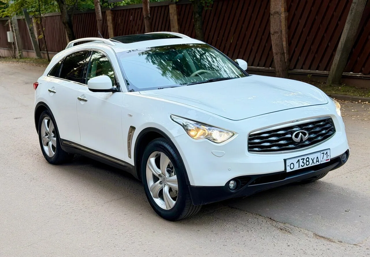 Infiniti FX37, 3.7 AT 4WD (333 л.с.)