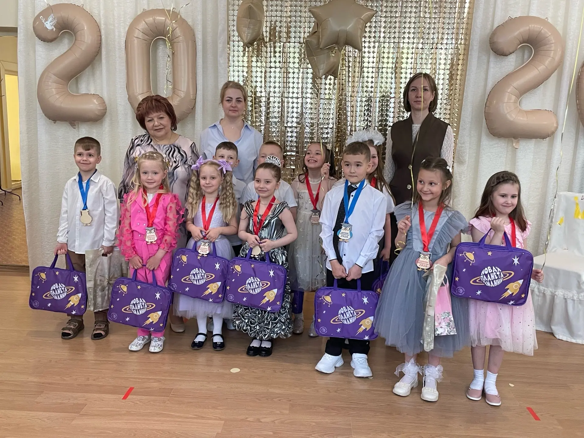 🎉 УРА! Выпускной в детском саду — первый шаг к большим победам! 🎉