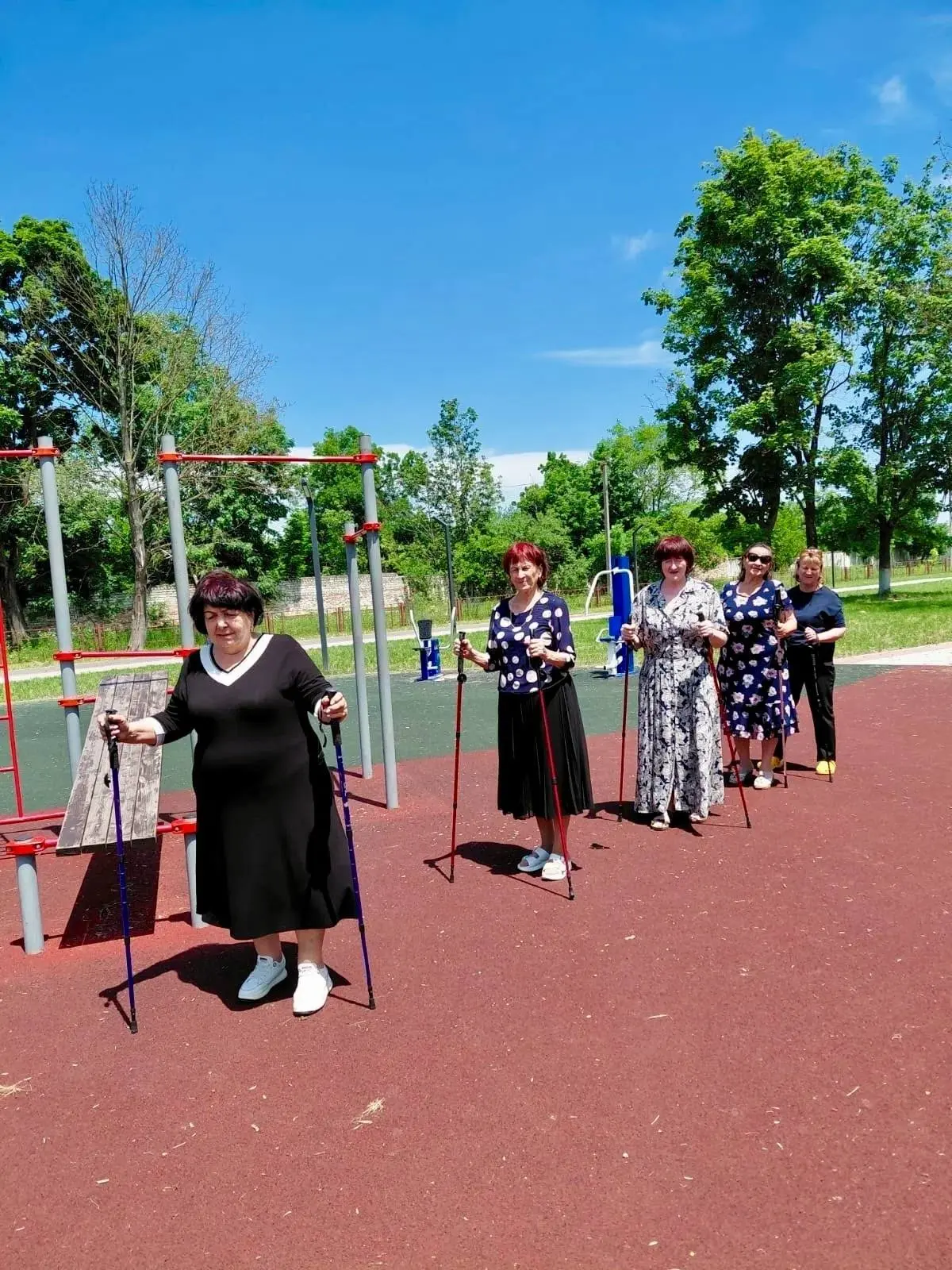 Занятия скандинавской ходьбой для старшего поколения

В рамках реализации федерального проекта «Стар