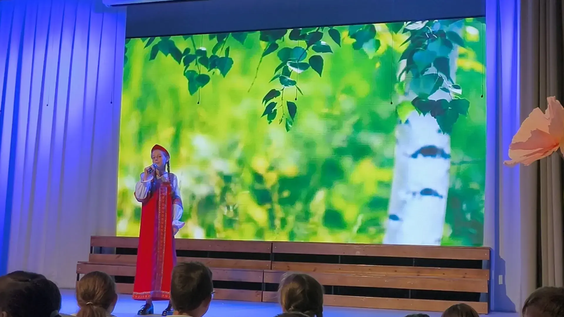 🎶 «Каденция» объединила народы России на сцене  В нашей школе с большим успехом прошел отчетный конц