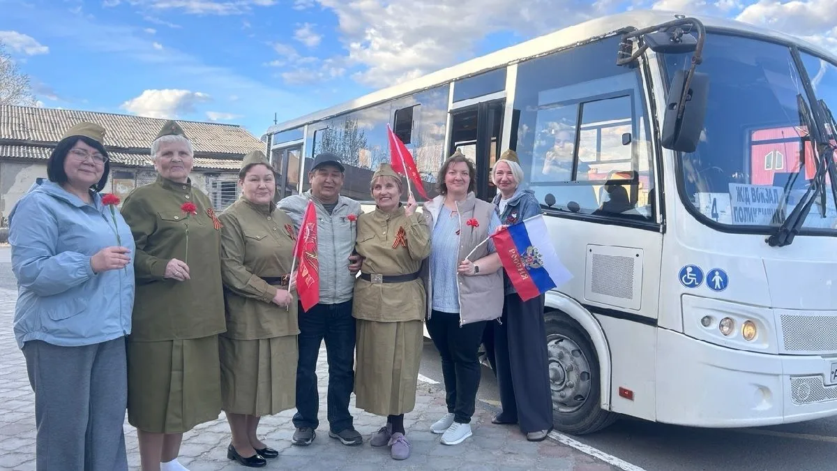 Читающий автобус «Победа помнит героев»