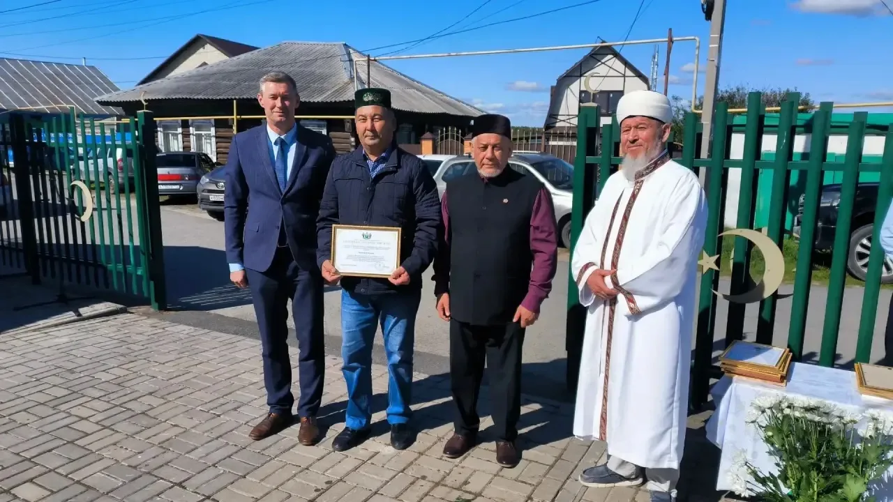 🕌 В Тюменском округе отметили 10-летие мечети Местной мусульманской религиозной органи...