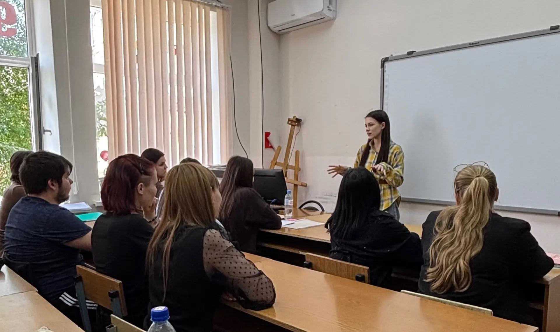 В ЧУ ПОО «АКУСИТ» педагог‑психолог провёл профориентационное мероприятие. Цель встречи ...