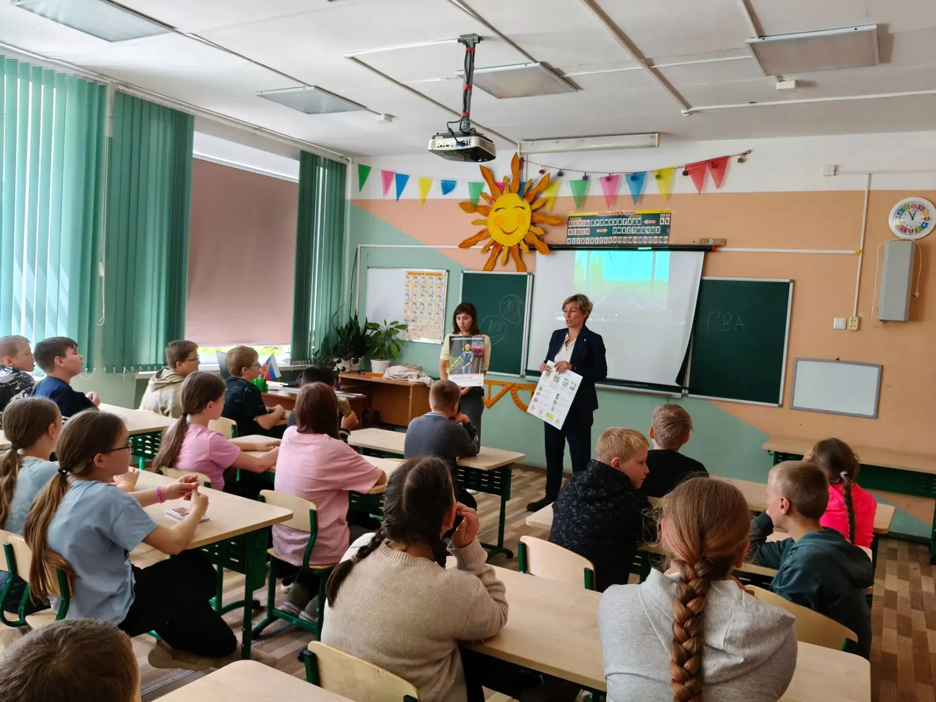 Вчерашний день в школьном лагере выдался невероятно насыщенным и разнообразным! Утро началось с зажи