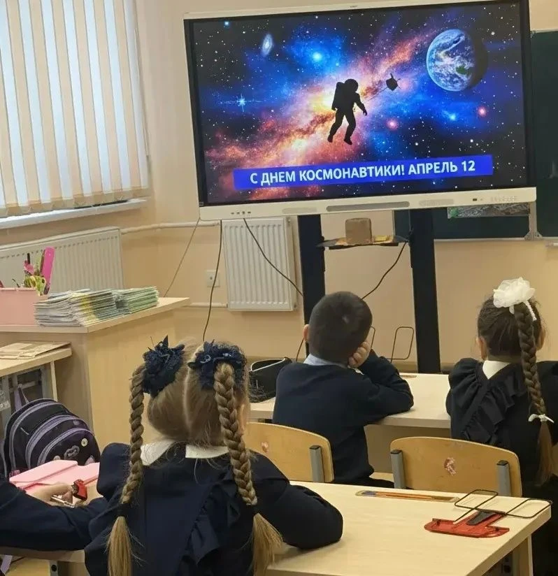 Наши первоклассники отлично потрудились ко Дню космонавтики.
Фантазия детей била через край! Ребята 
