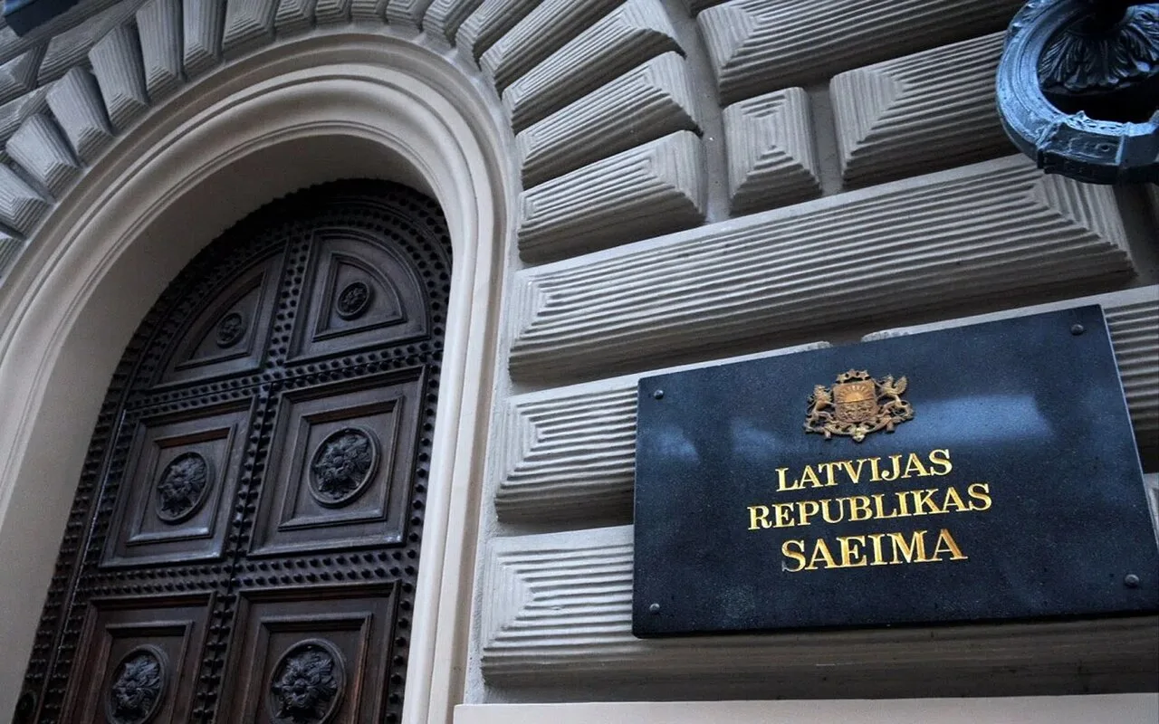 Парламент Латвии запретил общественным СМИ вещание на русском языке с 2027 года. Исключ...