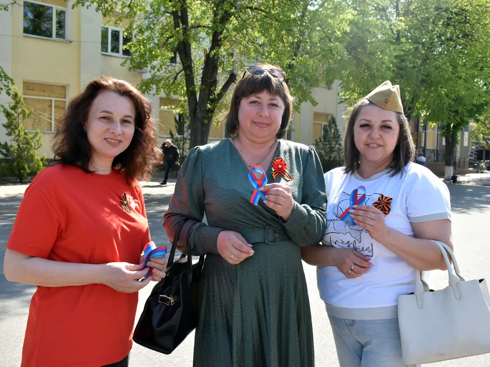В преддверии Дня Республики активисты «Движения первых» Старобельского муниципального округа провели