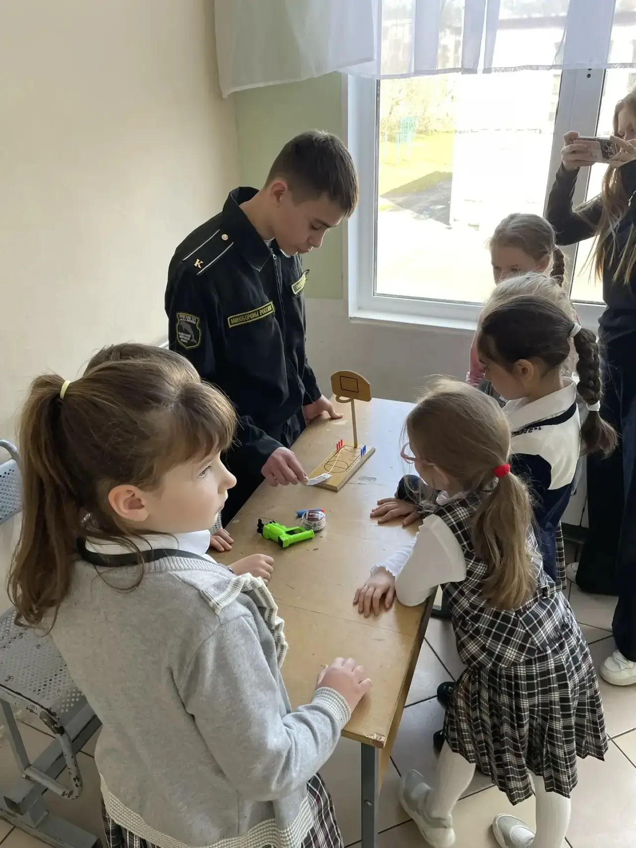 🎉 Дорогие друзья и родители! 🎉 Пятница-день в 1А классе стал настоящим праздником знаний и веселья! 