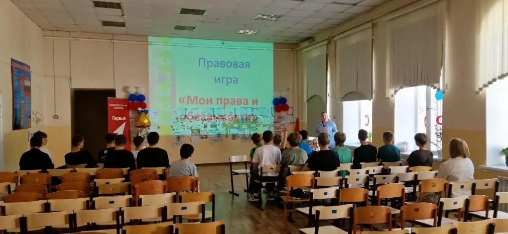 Сегодня в летнем трудовом лагере "Ритм" для ребят прошли важные мероприятия. 

📌Мы говорили о том, 