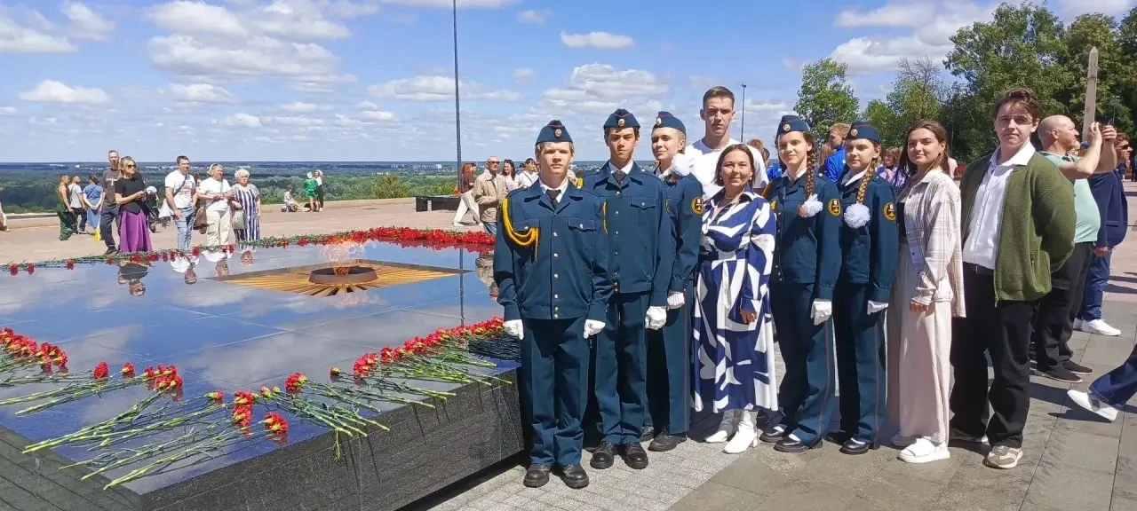 НИЖЕГОРОДЦЫ ПРИСОЕДИНИЛИСЬ К ВСЕРОССИЙСКОЙ МИНУТЕ МОЛЧАНИЯ
 
Вчера, 22 июня, Нижегородская область в