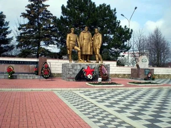 🔴 МЕМОРИАЛ НАШЕЙ СТАНИЦЫ: ПАМЯТЬ, УВАЖЕНИЕ, ПАТРИОТИЗМ

Уважаемые родители!

Мемориальный комплекс 