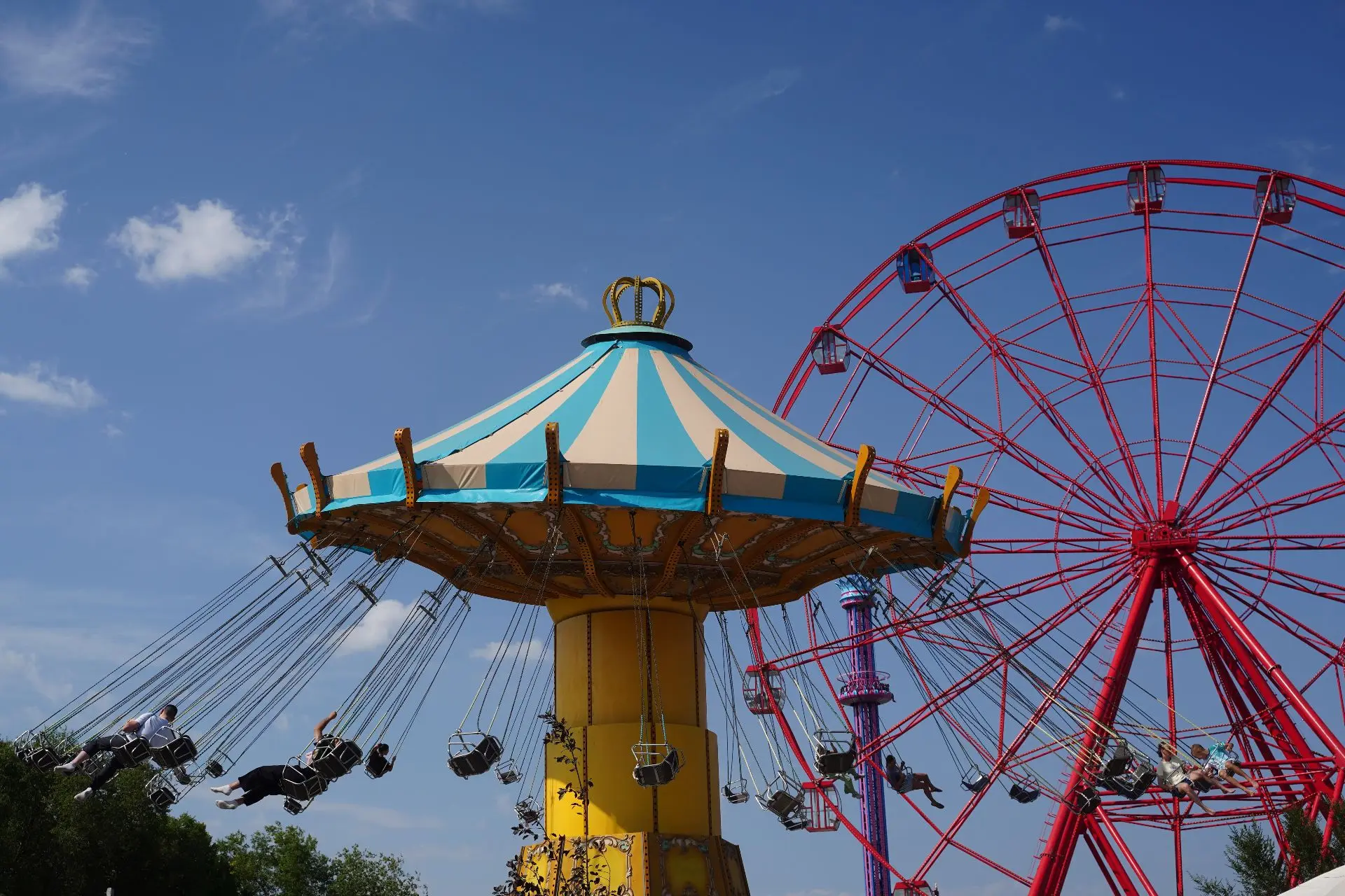 🎡 Итоги недели со дня открытия Южного парка Волгограда

Главный итог этой недели — ваши улыбки! Мы 