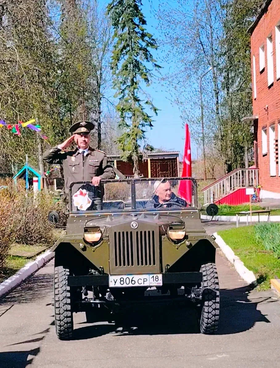 4 мая на базе МБДОУ д/с № 46 прошла традиционная городская VIII военно-патриотическая, ...