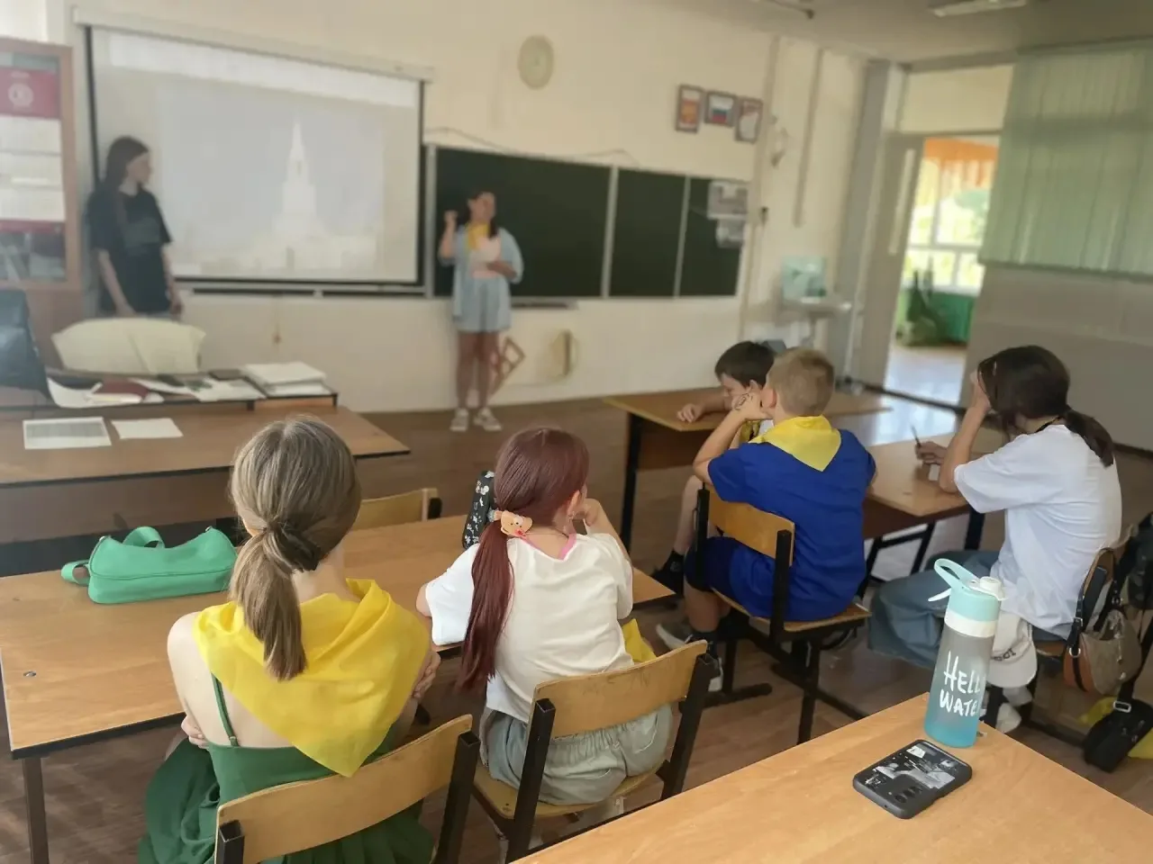Ещё один увлекательный день в лагере «Солнышко»!

🌿 Детская магия: браслеты из того, что под ногами