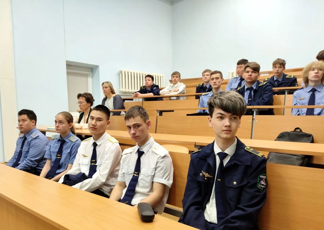Встреча студентов УУКЖТ ИрГУПС с сотрудником ГИБДД  Сегодня с целью профилактики правонарушений в об