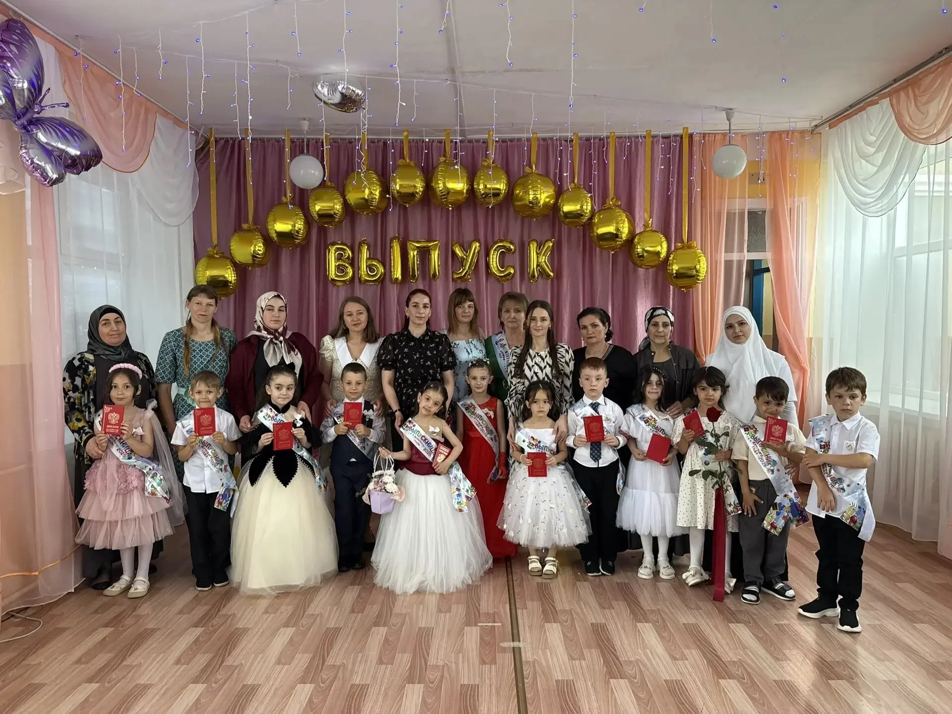 ✨ Выпускной в нашем детском саду — особенный день, полный улыбок, слёз радости и самых ...