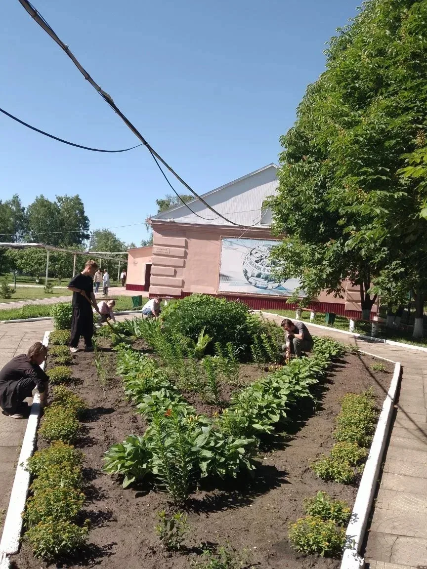 🧹🌿☀ Субботник в колледже: чистота начинается с нас!
