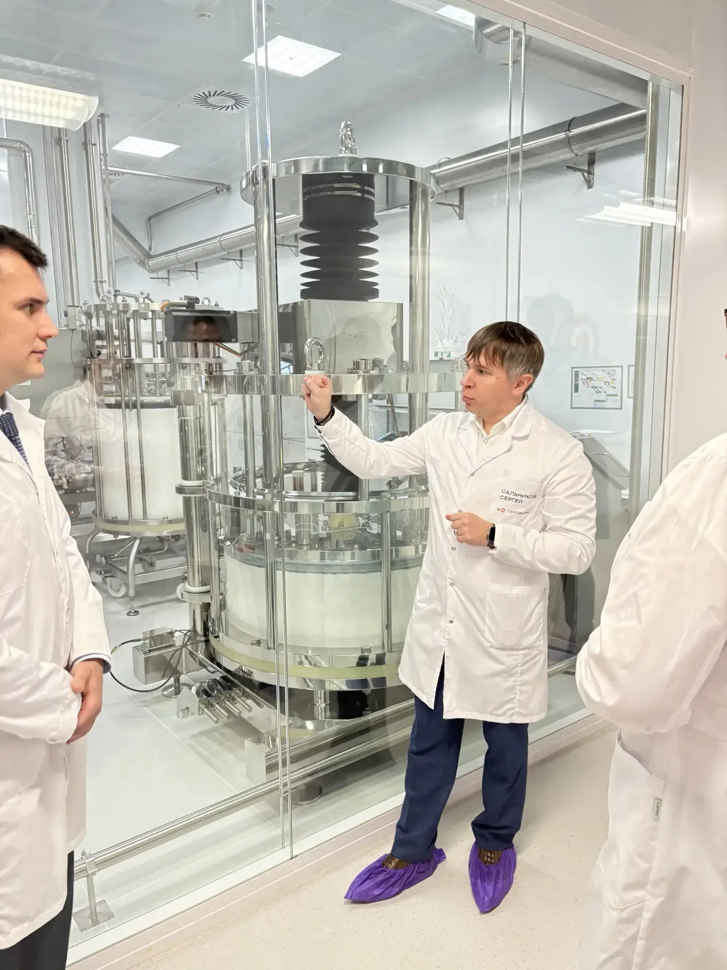 Руководитель Росздравнадзора лично ознакомилась с организацией производства в фармацевтических компа