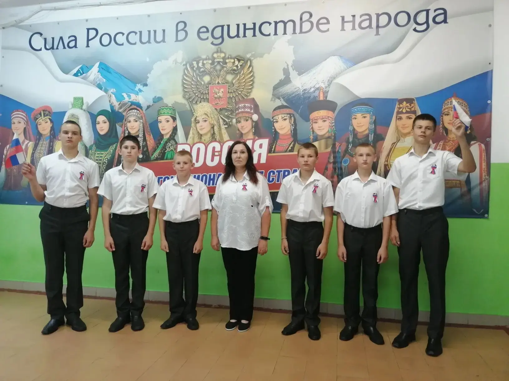 📅 В День России мы провели патриотический час «Россия — Родина моя» 🇷🇺

Под руководством воспитат