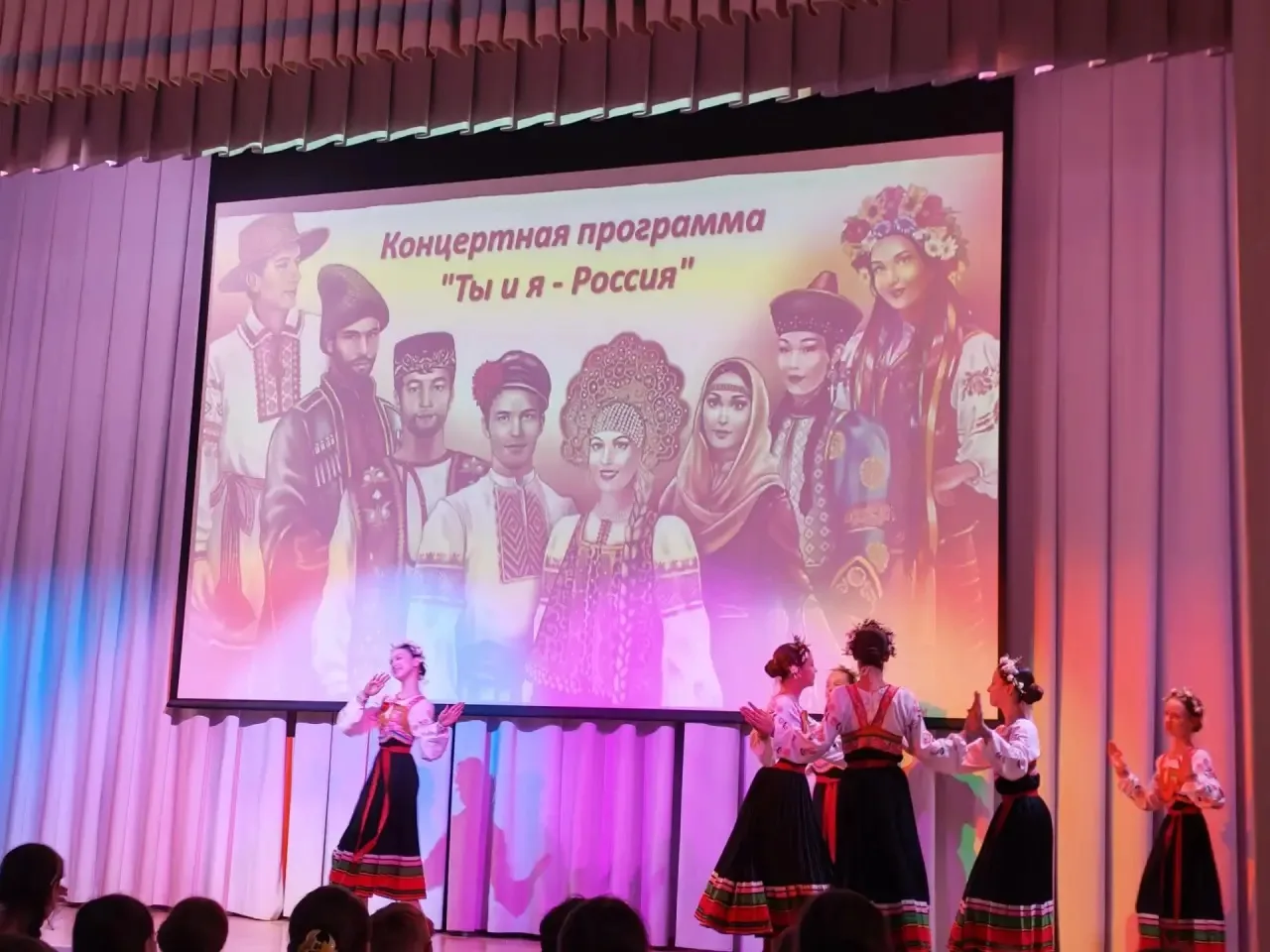 Сегодня в нашем лагере царила по-настоящему особенная атмосфера. Наши ребята посетили концерт, котор