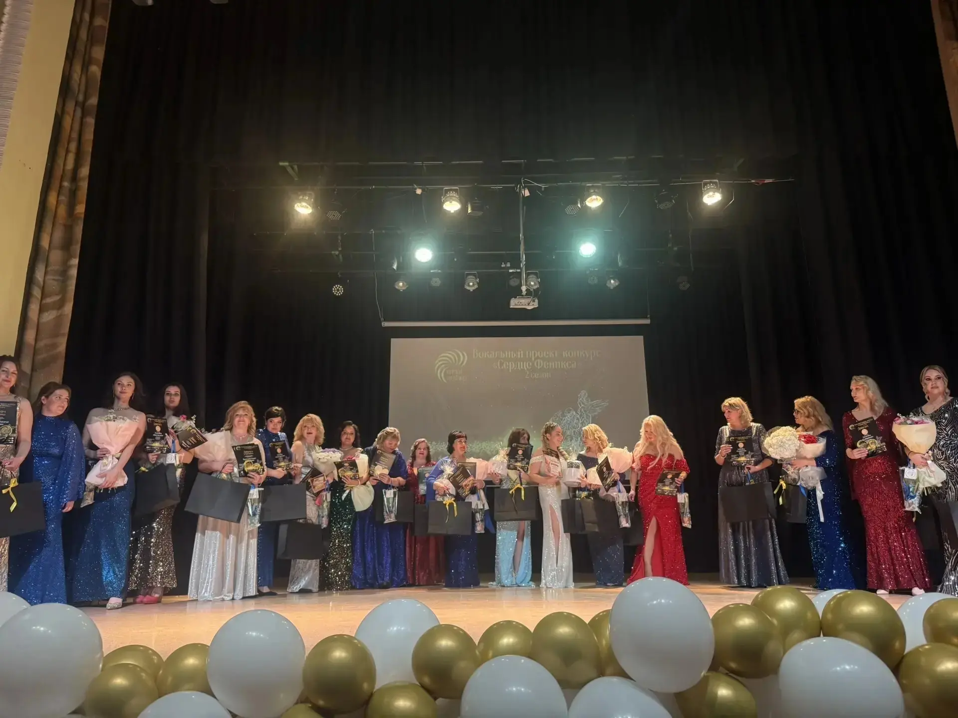 🌷🪶Лица Комитета с песней в Сердце Феникса

🎤 🎼 🎧Всю весну этого года женщины из семей участнико