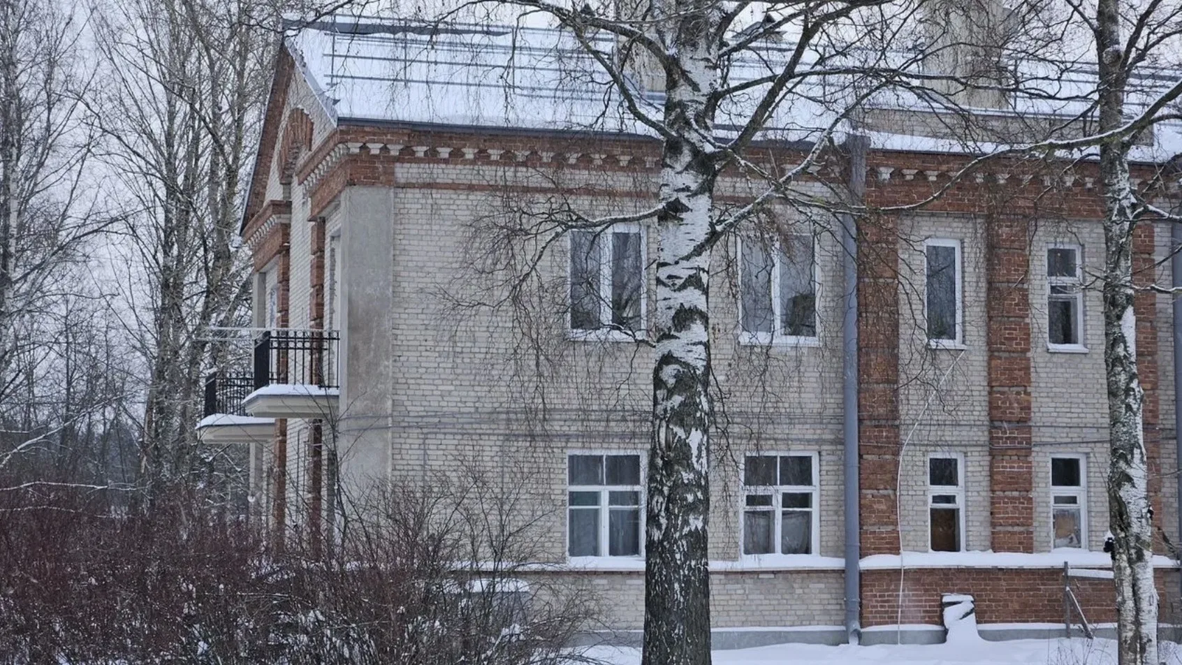 Трёхкомнатная квартира в секретном посёлке Санкт-Петербурга