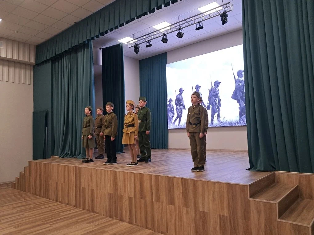 🎖️ ВЕЛИКАЯ ПОБЕДА 🎖️   Сегодня в начальной школе состоялся концерт к 81-летию Победы в Великой Отече