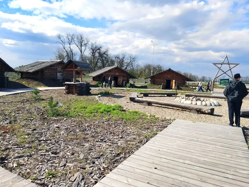 🛡 День в «Патриоте»: память, мужество и помощь бойцам 🕯  23 апреля ученики 6 «Ж» класса провели врем