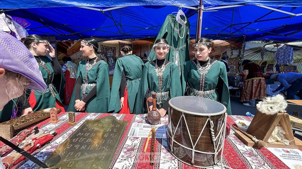 Фестиваль «Кухни народов России» прошёл в Комсомольске

В День города на Театральной площади целый д
